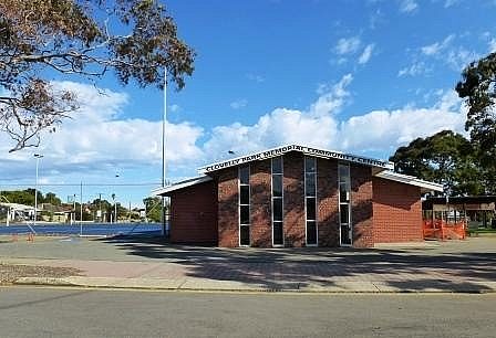 Clovelly Park Fron View With Courts Web