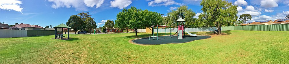 Peterson Avenue Reserve Panorama 2