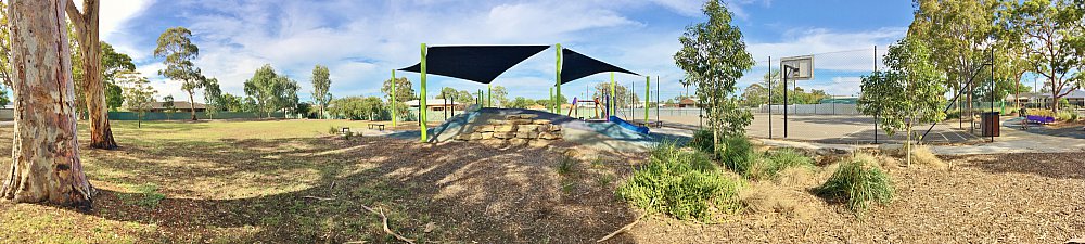 Mulcra Avenue Reserve 20190107 Panorama 3