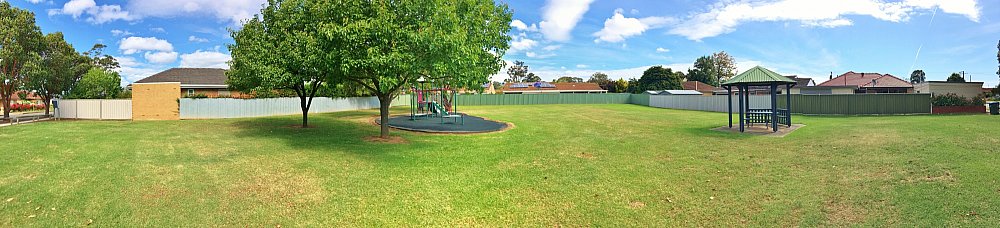 Peterson Avenue Reserve Panorama 3