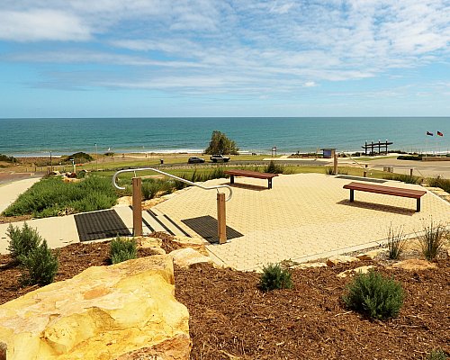 Grand Central Avenue Reserve Top Seating 1