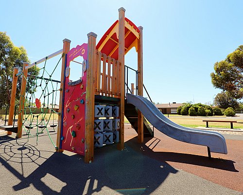 Spinnaker Circuit West Reserve Playground Multistation 3