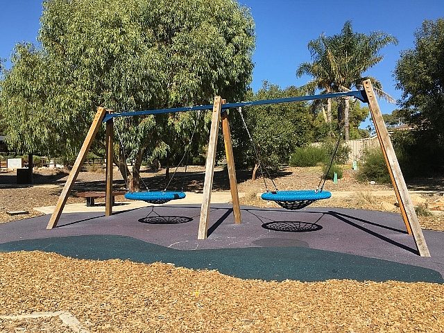 Glade Crescent Reserve Image 11