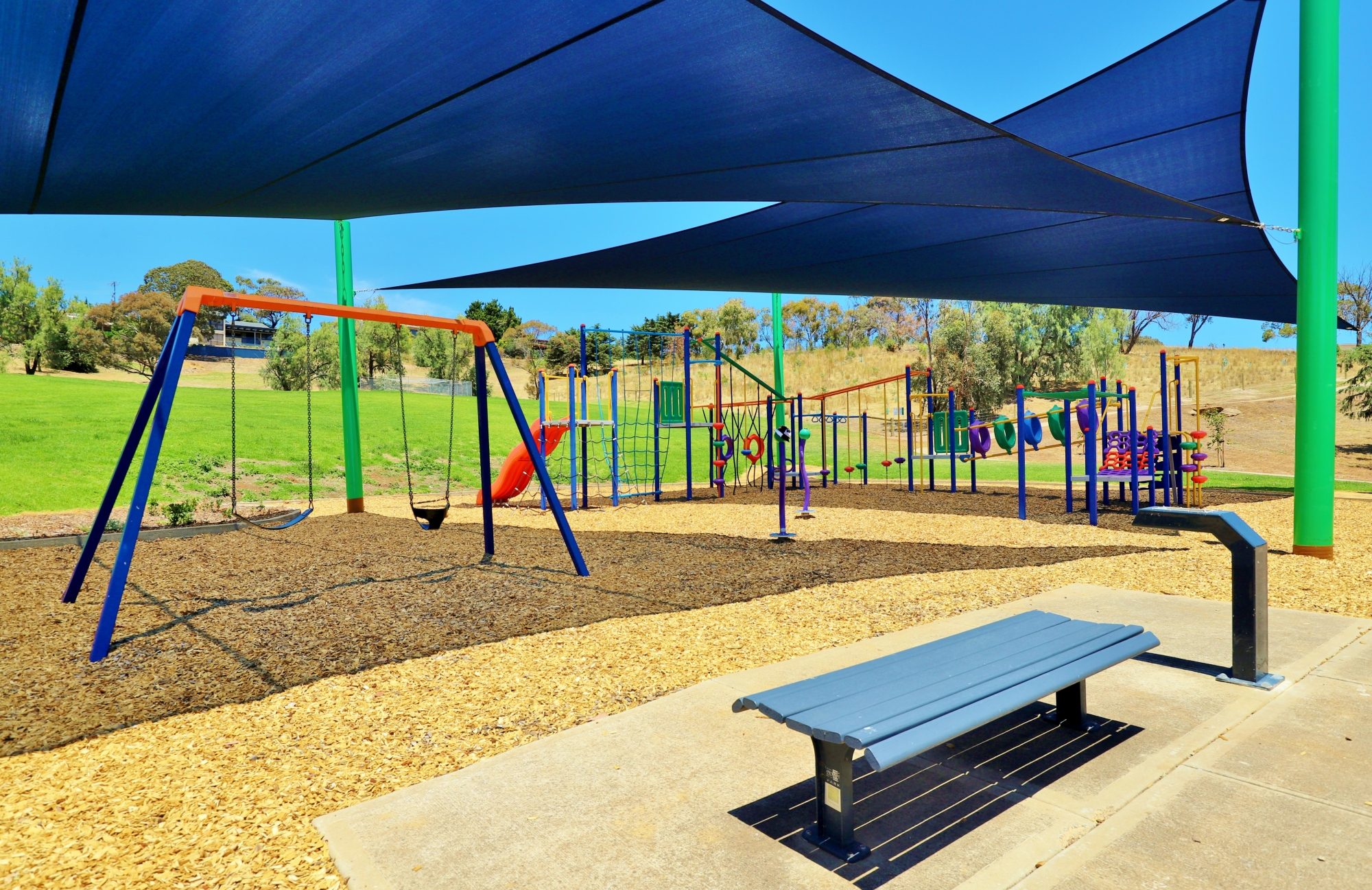Roy Lander Reserve Facilities Seat Drinking Fountain 1