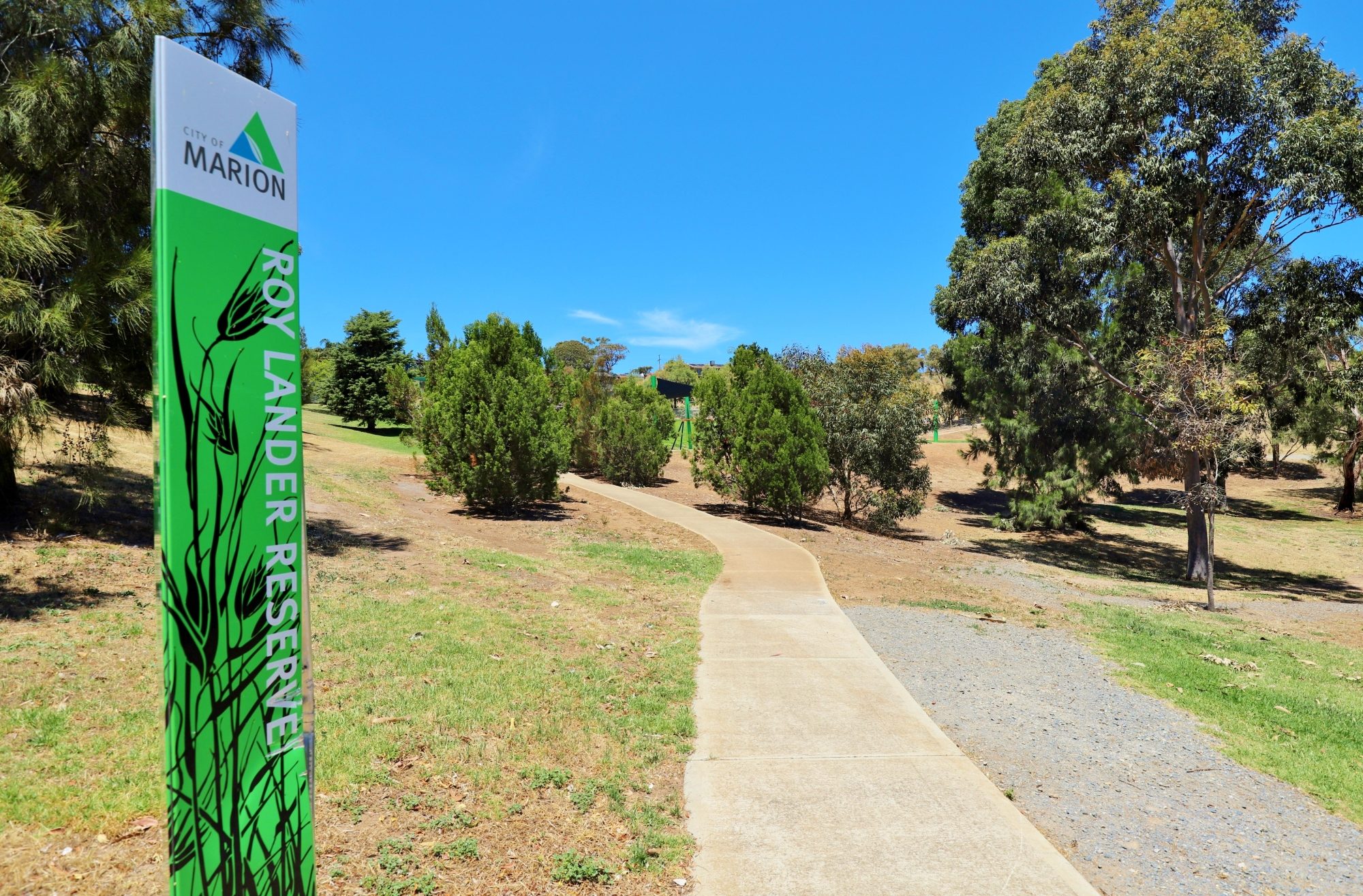 Roy Lander Reserve Sign 1