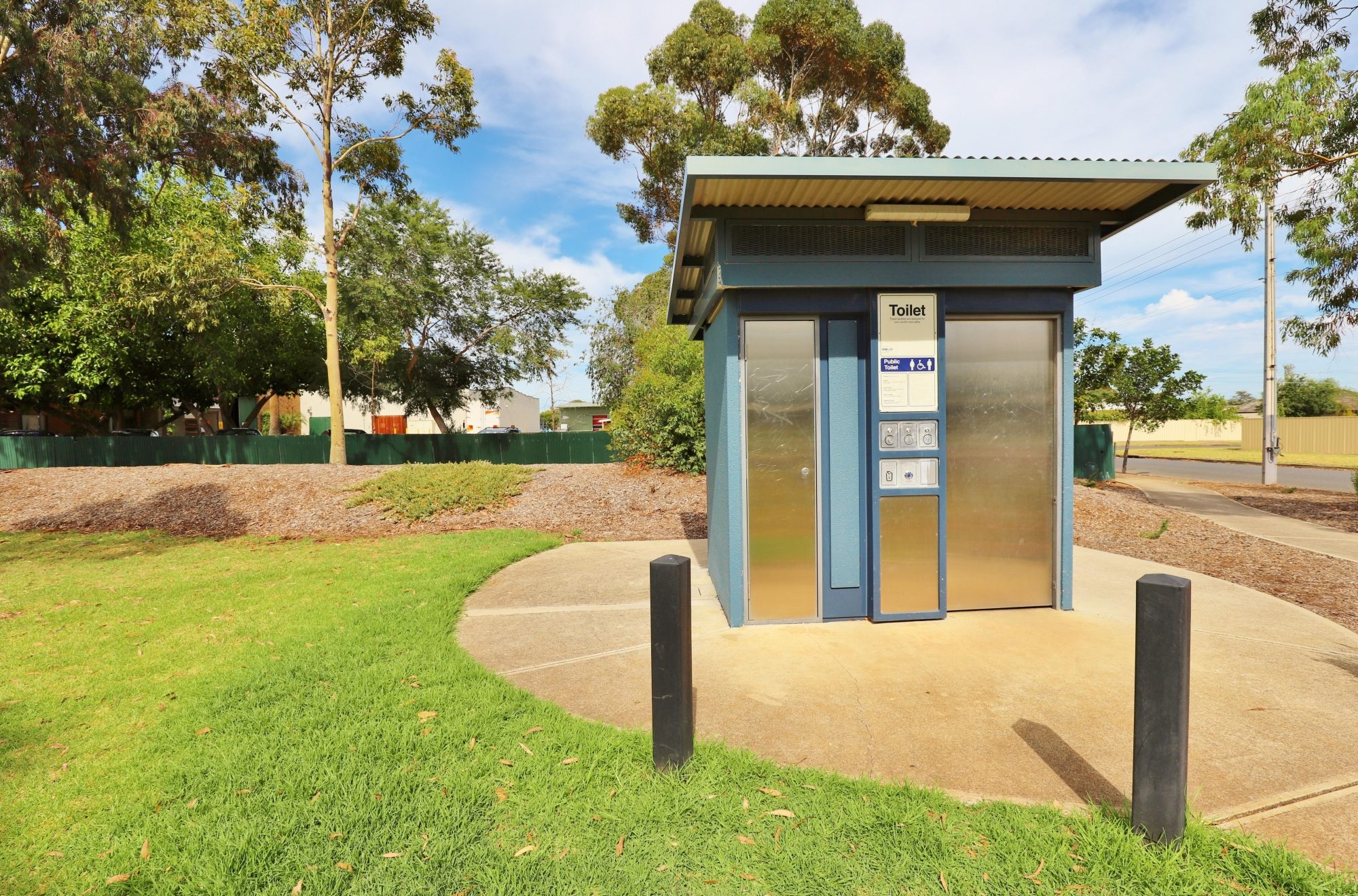 Scarborough Terrace Reserve 20190107 Facilities Toilet 3