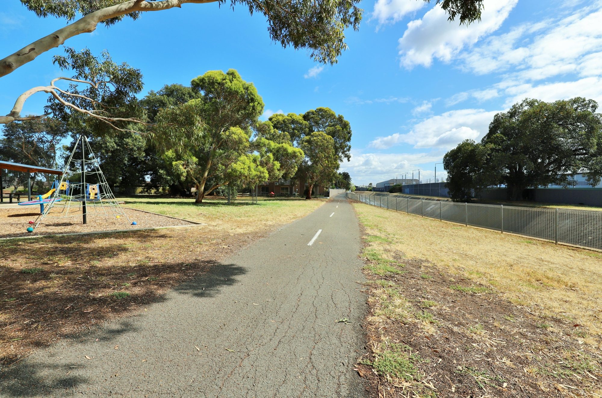 Willoughby Avenue Reserve Sturt River Linear Park 1