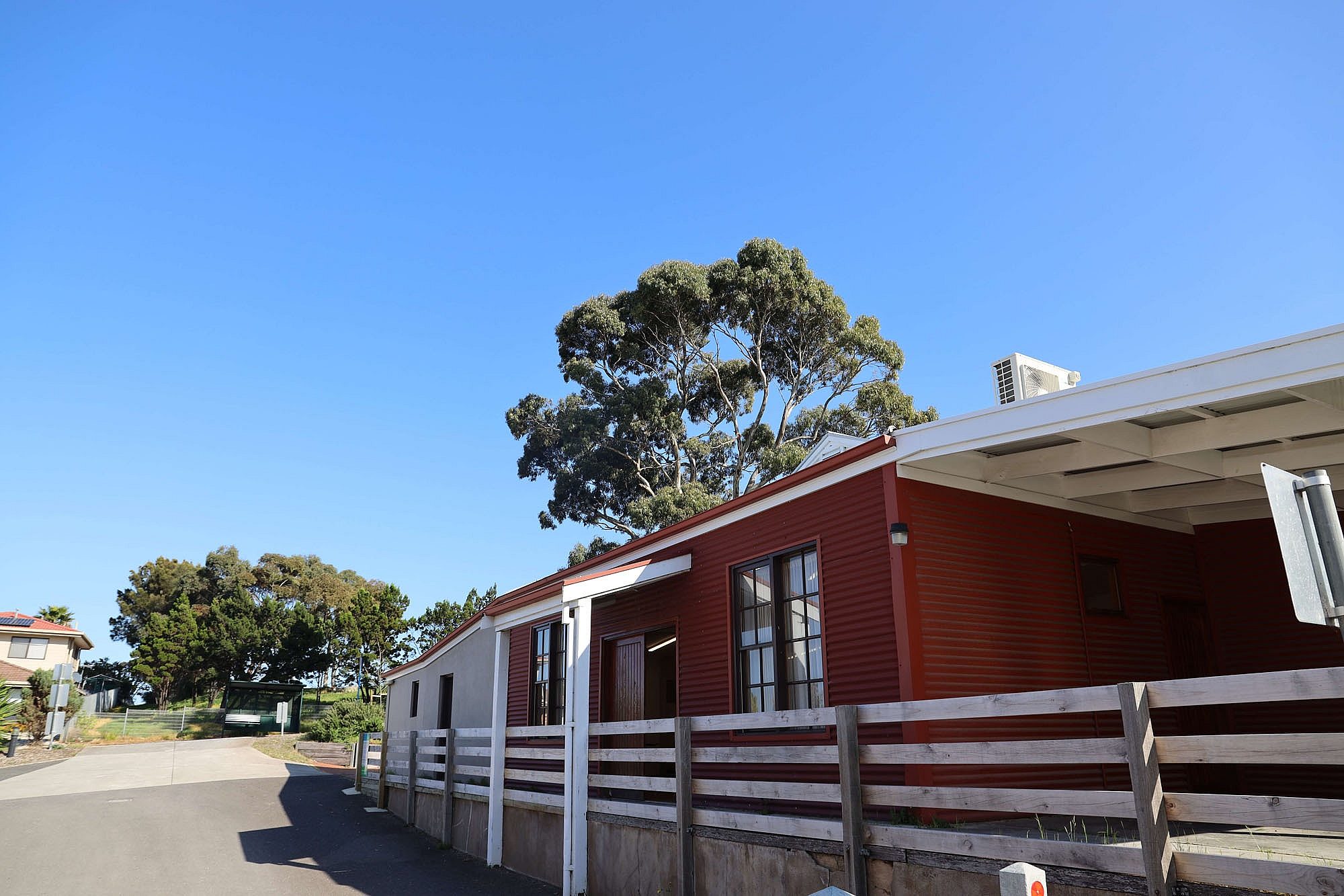 Castrol shed exterior 1