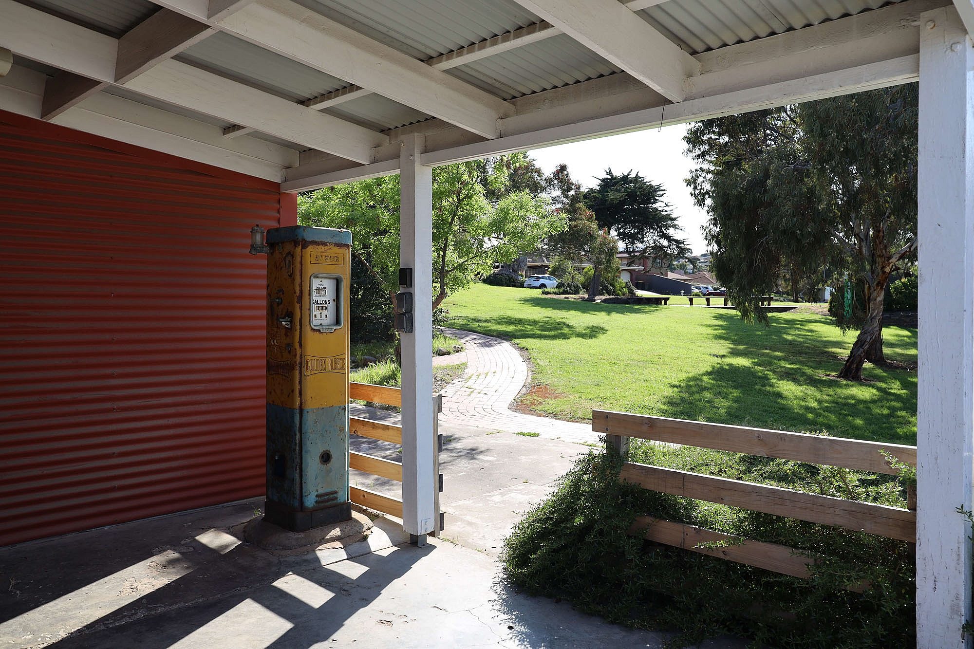 Castrol shed exterior 3