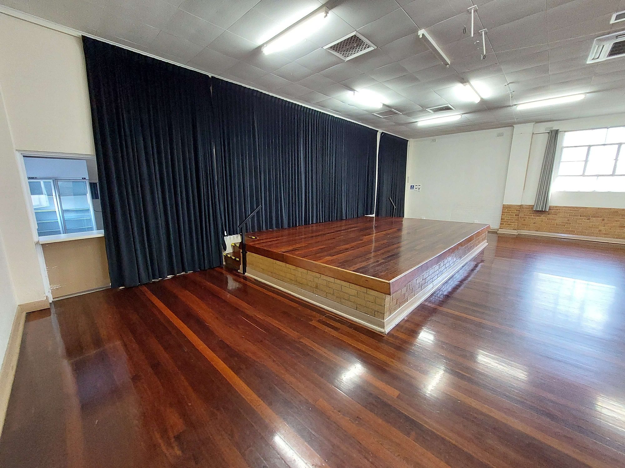 Clovelly park hall 2