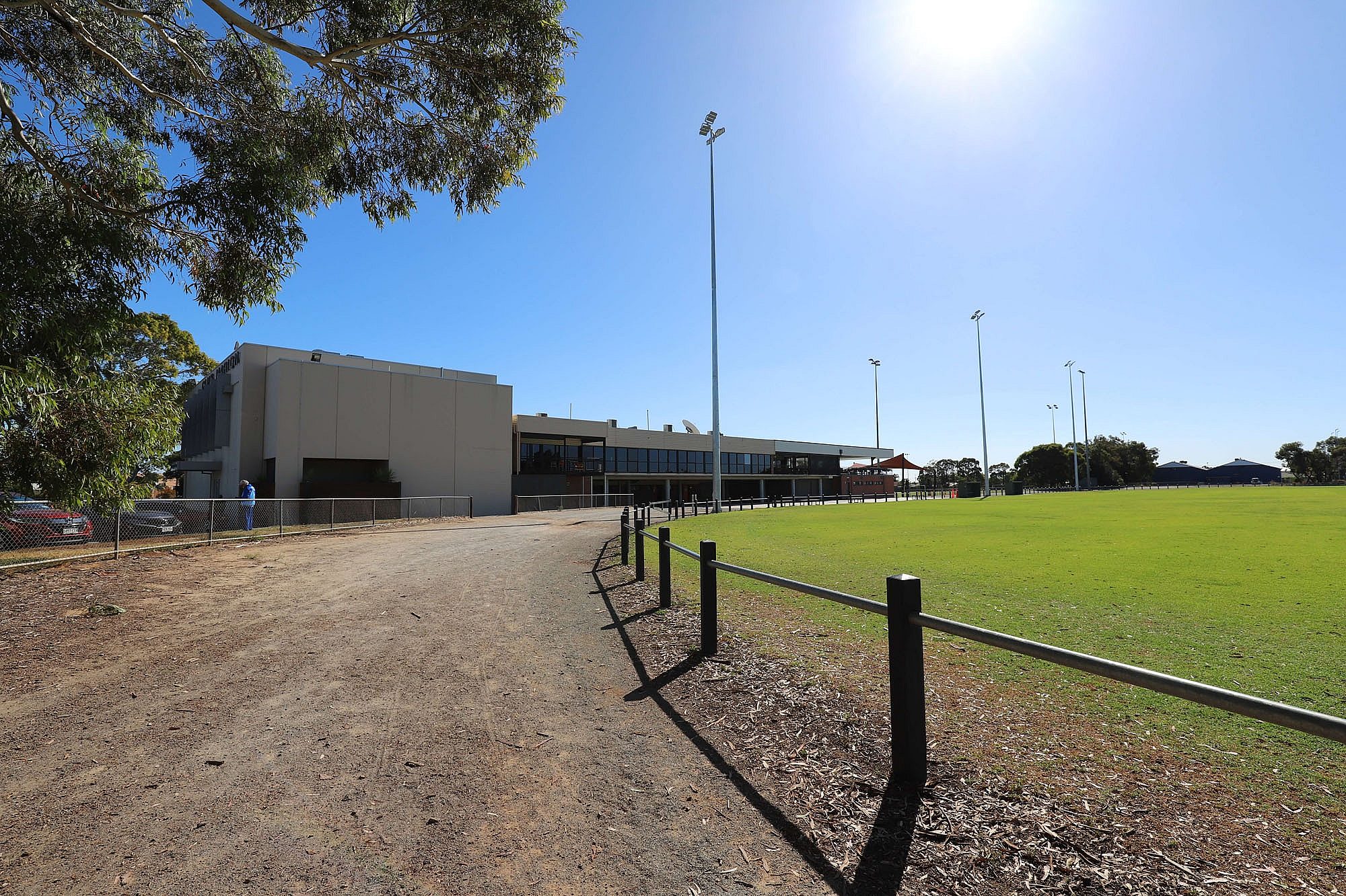 Club marion exterior 3