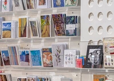 Gallery m cards display