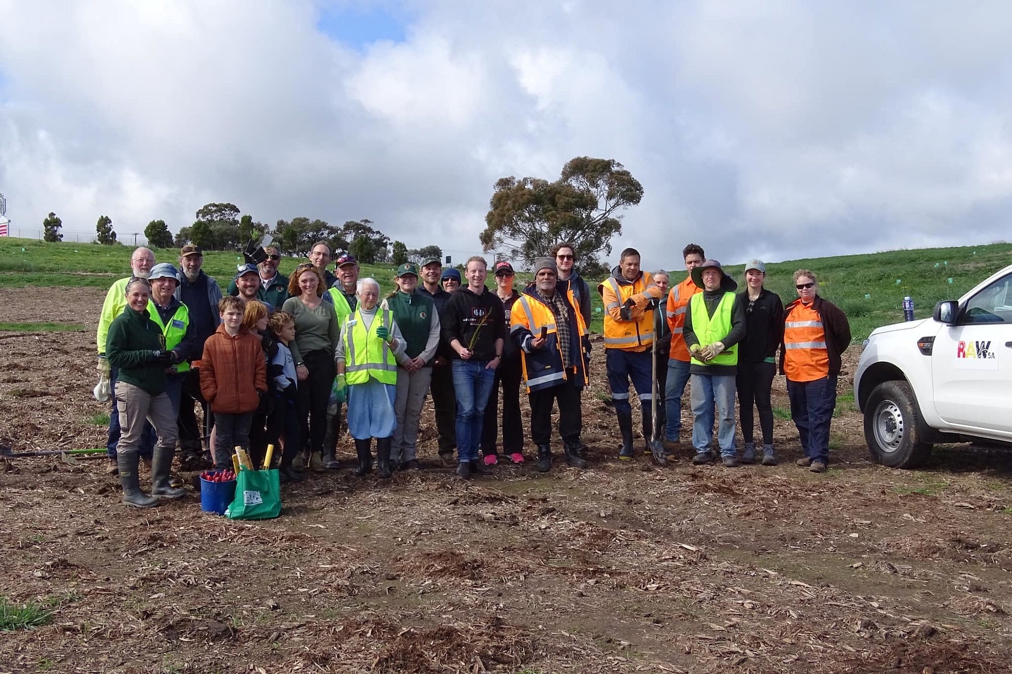 Group photo Friends of Glenthorne