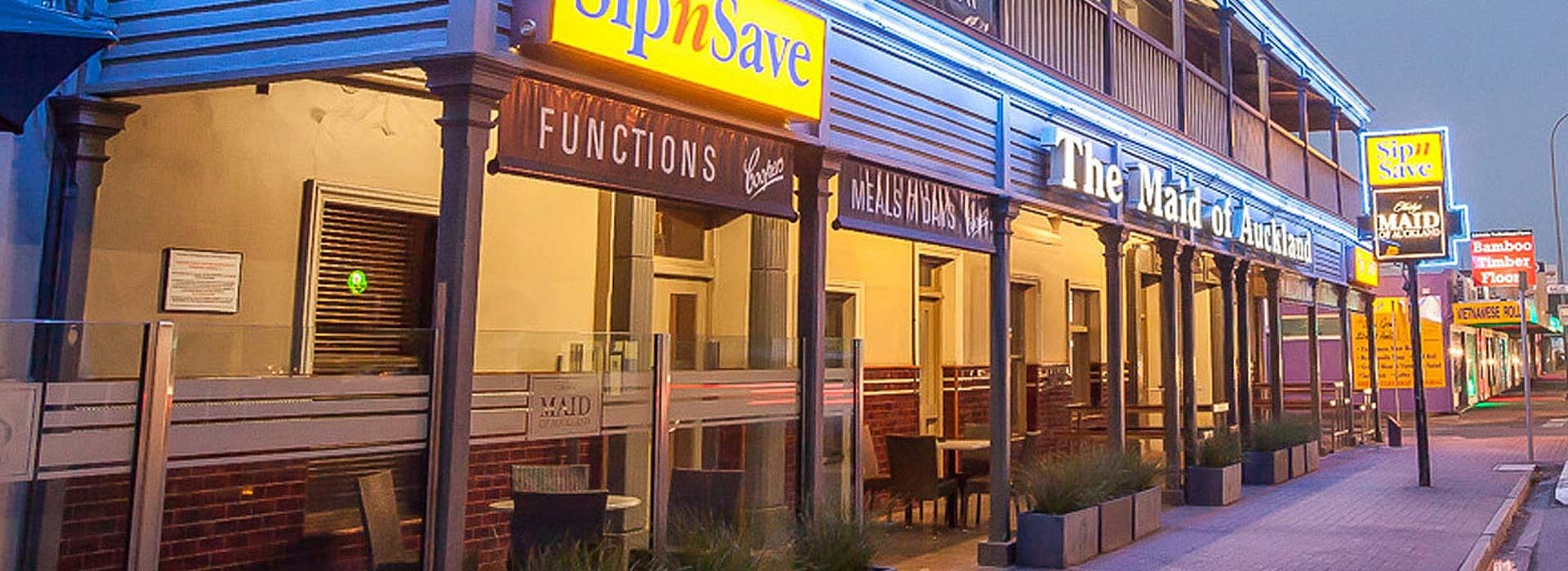 Maidofauckland Img02