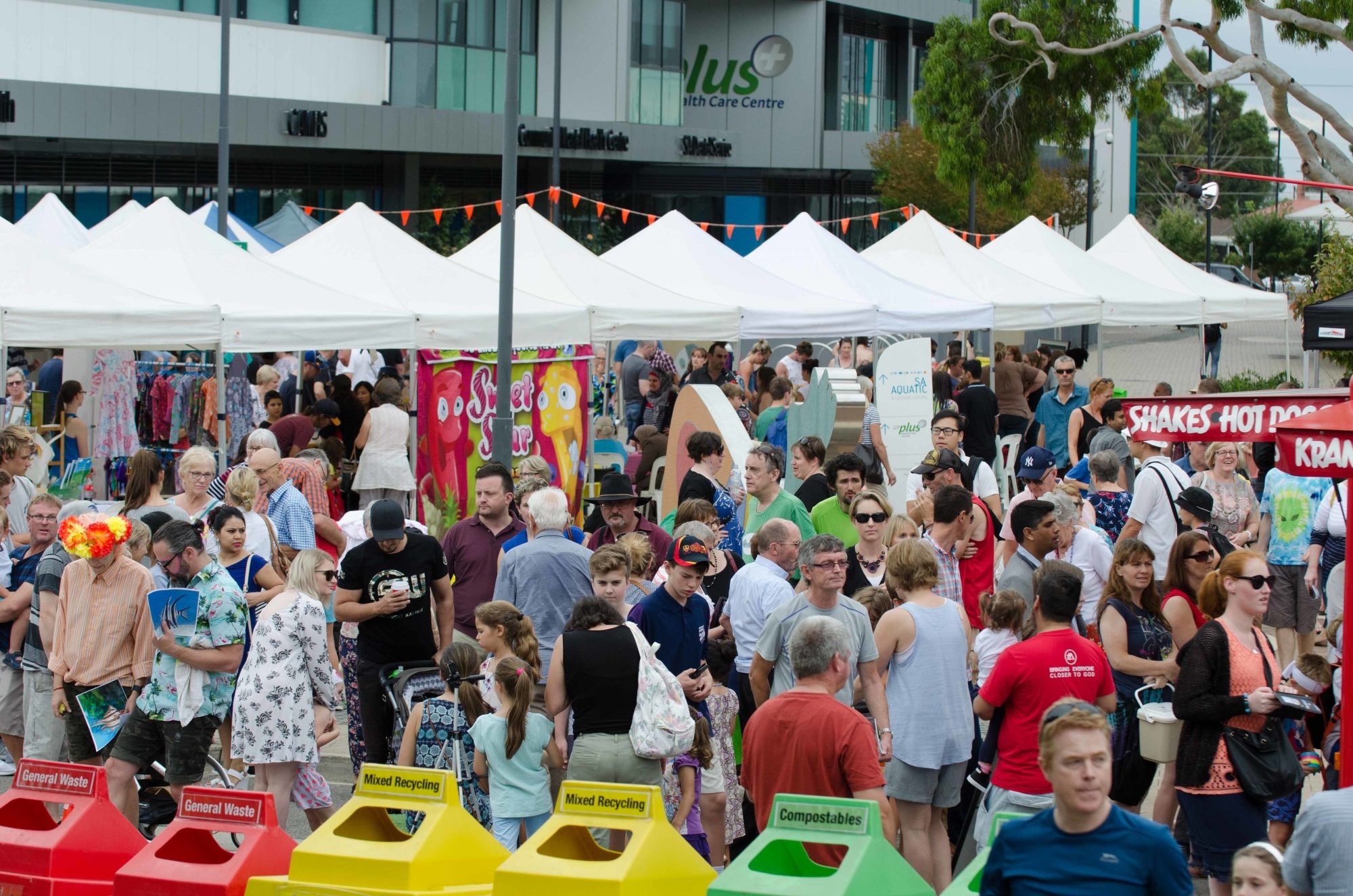 Photo day crowd MC17 1